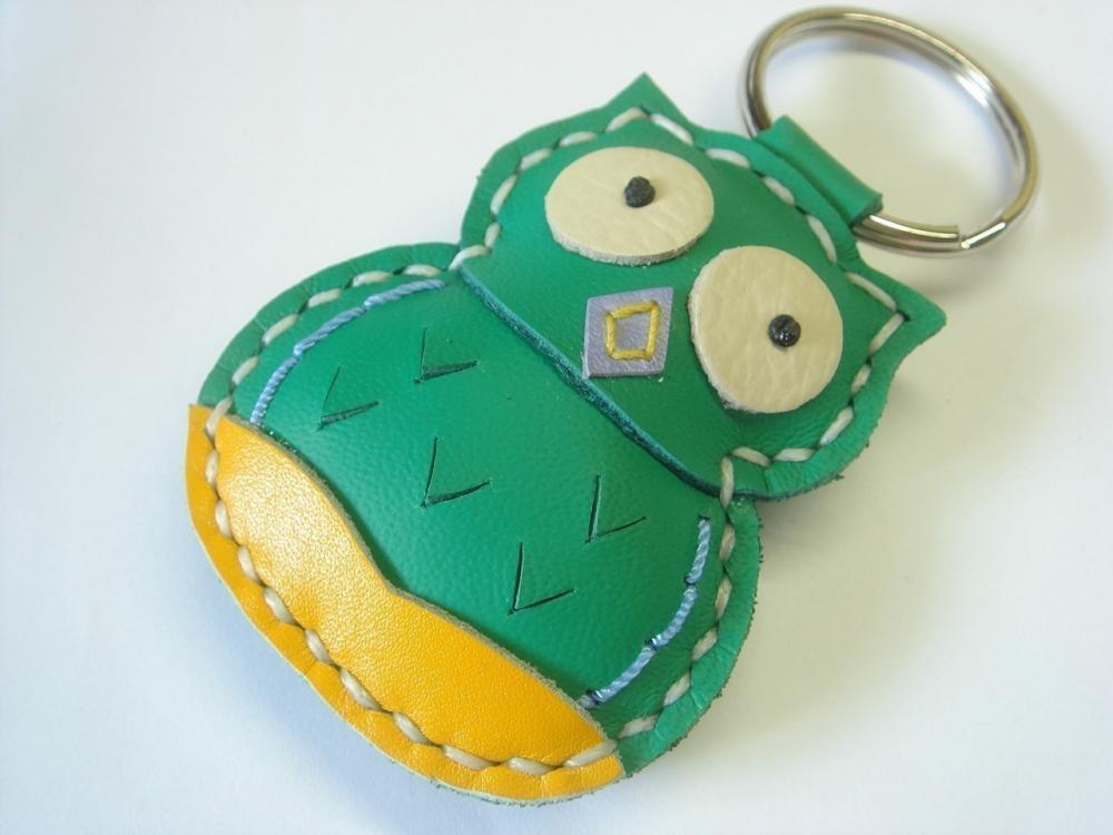Lovely Fiona the Owl Leather Keychain ( Green )