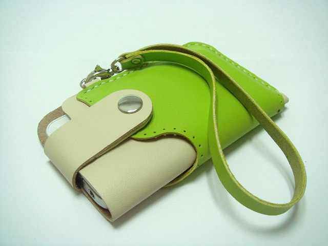 Leatherprince Handmade iPhone 4 leather case with Strap ( Green / Creamy )