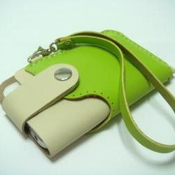 Leatherprince Handmade iPhone 4 leather case with Strap ( Green / Creamy )