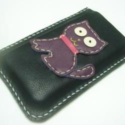 MoMo the Cat iPhone Leather Case ( Black and Purple )