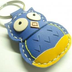 Fiona the Owl Leather Keychain ( Blue )