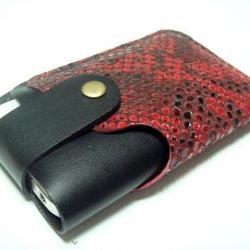 Leatherprince Handmade iPhone 4 leather case ( Black / Red Lizard printed leather )