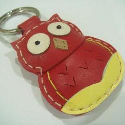 Fiona the Owl Leather Keychain ( Red )
