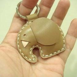 Laura the Elephant Leather Charm ( Light Brown )